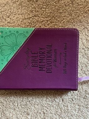 Everyday Bible Memory Devotional for Women - Purple & Mint